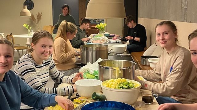 Råde Frikirke henter ukrainske flyktninger til Norge